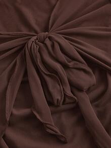 SHEIN MOD Plus Solid Deep V Neck Lettuce Trim Tie Front Trumpet Sleeve Tee Fall - Brown - View 5