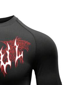 RISE LYT Camiseta deportiva de manga corta con estampado gótico y mangas raglán para hombre - Negro - Ver 5