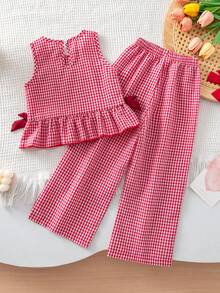 SHEIN Genkimix Kids 女童法式鄉村風紅白格紋圓領無袖背心，側邊3D蝴蝶結裝飾，搭配寬鬆直筒寬腿褲，夏季休閒套裝 - 紅白色 - 查看 2