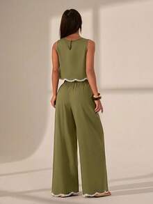 SHEIN PETITE 女款時尚橄欖綠波西米亞風度假休閒夏季蕾絲飾邊無袖上衣與寬腿褲兩件套，商務休閒穿搭，適合嬌小女性 - 軍綠色 - 查看 2