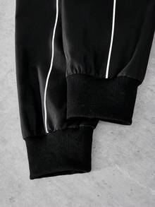 Vacaura American Street Racing Style Hooded Jacket With Contrast Curved Stitching, Zip-Up Hooded Outerwear, Short Loose Fit Snug Fit Versatile Design, Suitable For All Body Types, Full Zip Closure For Flexible Styling, Ideal For Daily Wear, Street Style, Spring/Autumn Single Wear, Early Winter Layering - Black - View 5