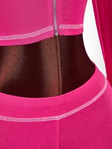 Amplova Conjunto de 2 piezas para mujer con top corto con capucha y cremallera delantera con letras de strass & mini shorts - Rosa Fucsia - Ver 10