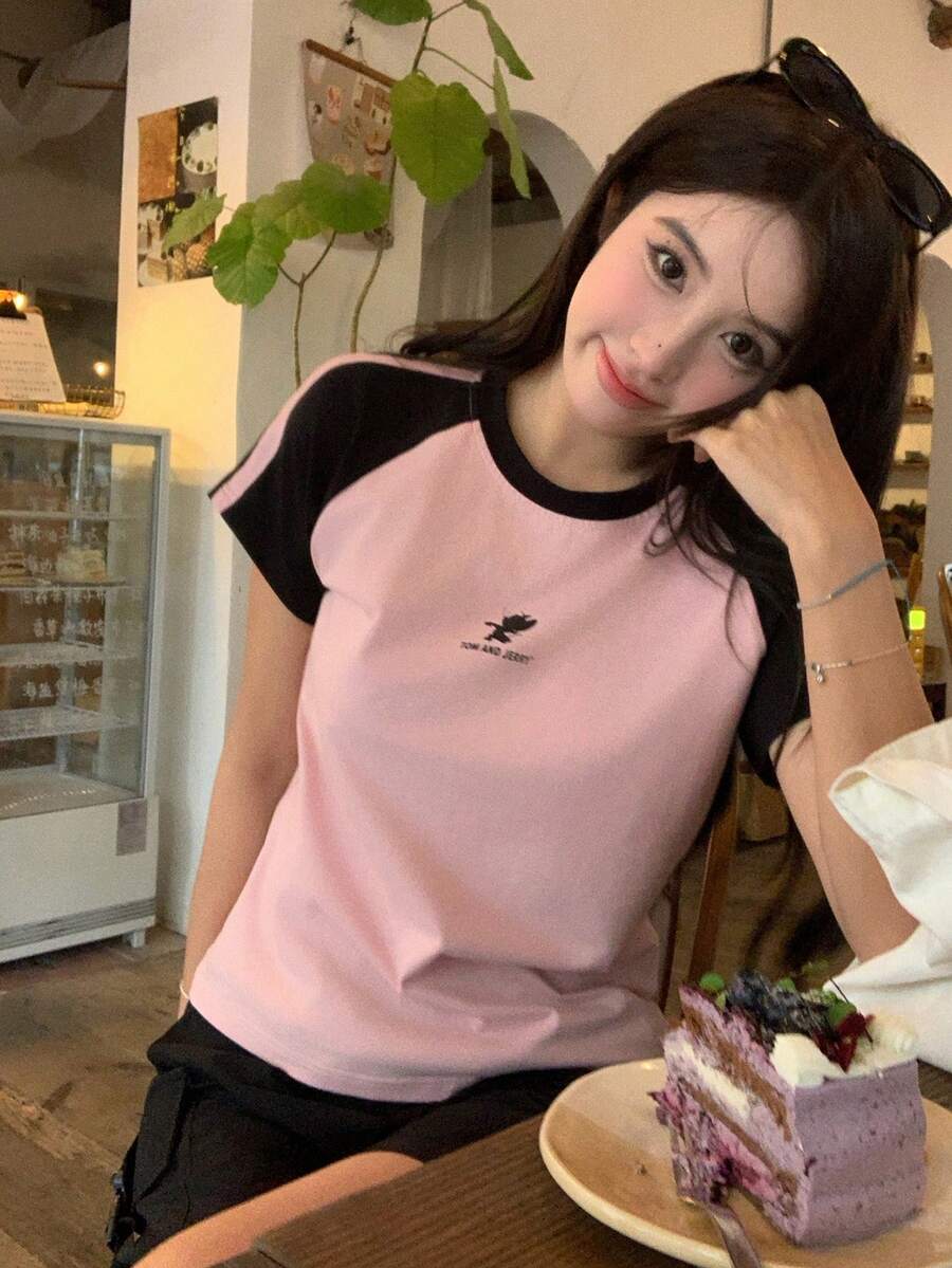 TOM AND JERRY X DAZY Women's Casual Round Neck Contrast Color Raglan Sleeve T-Shirt, Summer Cute Top - Pink - View 1