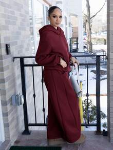Melissa Matos 酒紅色針織女款秋冬保暖內裡連帽衫與寬鬆休閒運動褲兩件套，舒適端莊居家優雅女裝 - 酒紅色 - 查看 6