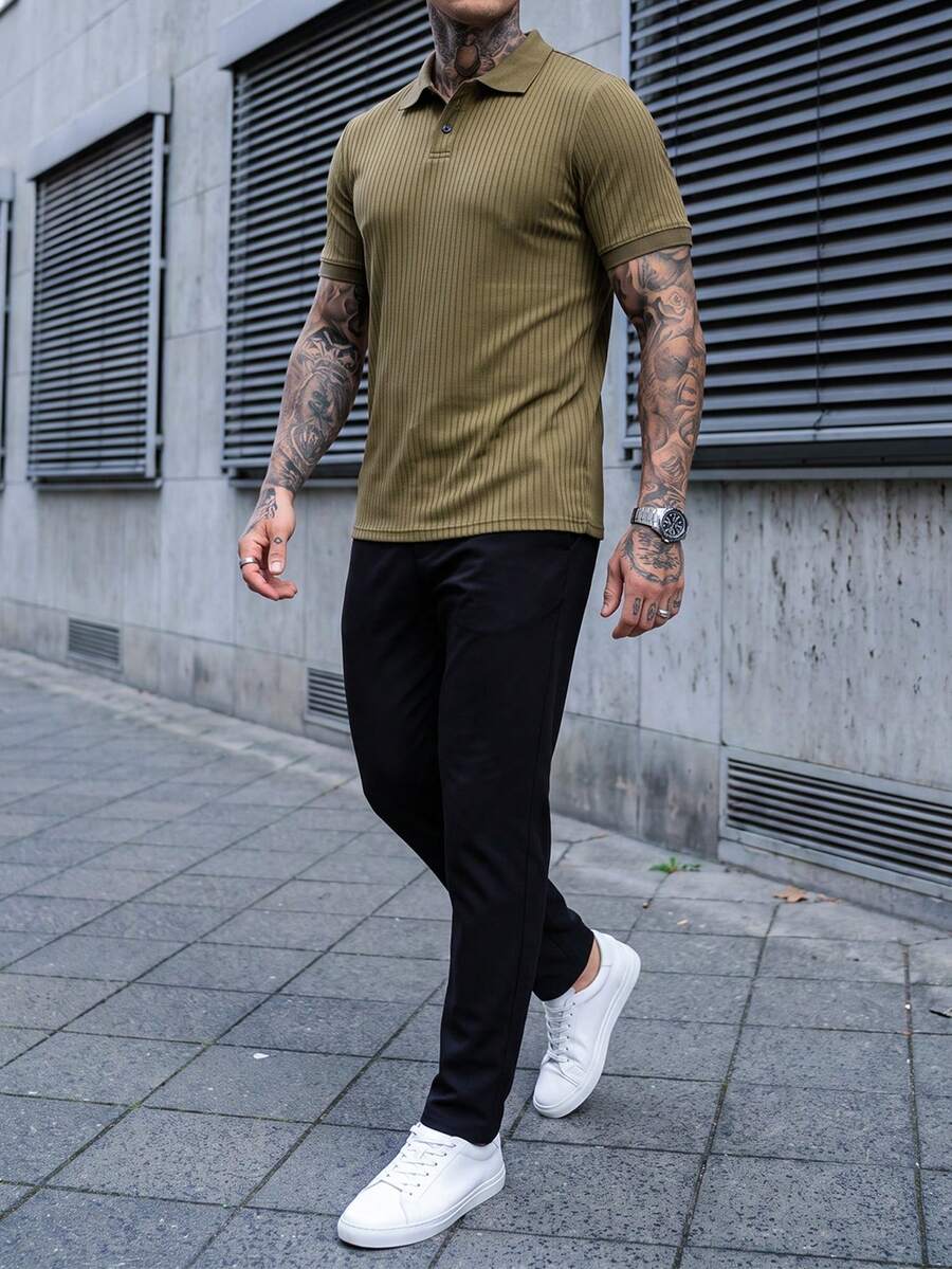 Manfinity CasualCool 男士半開襟鈕扣短袖羅紋 Polo 衫與口袋長褲套裝 - 軍綠色 - 查看 1