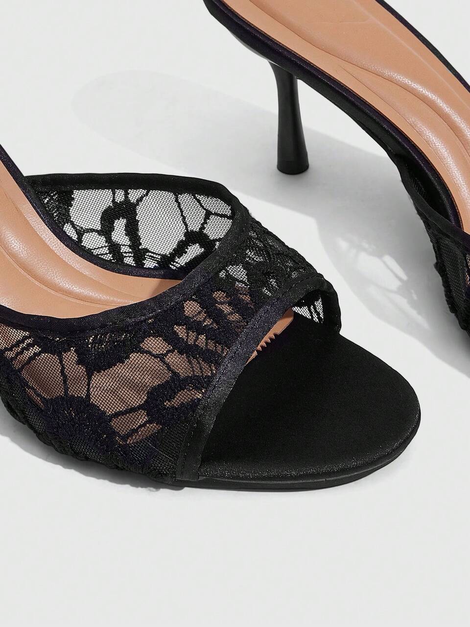 CUCCOO SZL Women's Summer Wedding Season 7.5CM Round Toe Open Toe Kitten Heel Hollow Lace Fabric Black High Heel Sandals Sexy Elegant Versatile