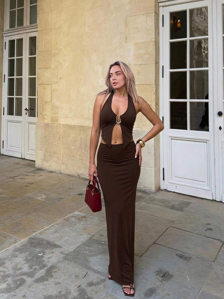 Katetique 1. Conjunto de 2 piezas para mujer Primavera/Verano con top de cuello halter decorado con hebilla de metal & falda de punto con bajo de sirena de cintura media/baja, elegante marrón sin espalda para vacaciones - Marrón - Ver 1