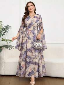 Reflora Gaun Elegan Lengan Panjang Motif Bunga dengan Belahan di Bagian Bawah untuk Wanita Ukuran Plus - Purple - View 2