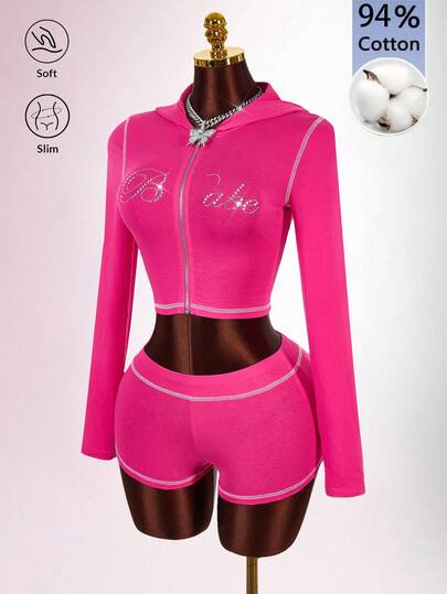 Amplova Conjunto de 2 piezas para mujer con top corto con capucha y cremallera delantera con letras de strass & mini shorts