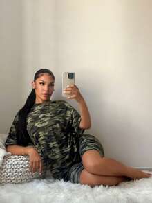 SHEIN SXY 女款迷彩短袖上衣與短褲休閒日常穿搭套裝 - 彩色 - 查看 3