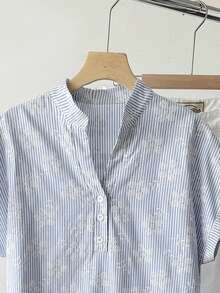 Tseoso 女款條紋花卉刺繡圖案休閒百搭日常穿著襯衫 - 藍白色 - 查看 3