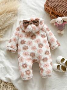 SHEIN Vintaside Kids 新生兒連帽連身衣，可愛棕色蝴蝶結與花卉印花，柔軟親膚毛絨嬰兒爬行服，冬季款 - 杏色 - 查看 2