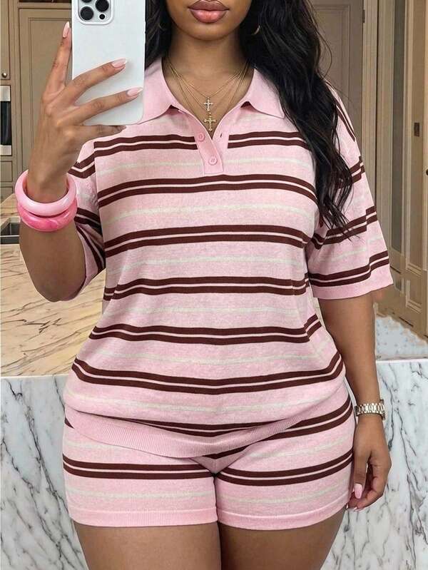 Slaydiva New Spring/Summer Arrivals: Easter, Western, Campus, Schoolwear, Casual, Versatile Basics, Everyday Wear, School, Travel, Yachting, Sunbathing, Graduation Season, Back To School Season, Street Sports, Shopping, Brunch, Airport Outfits, Holidays, Music Festivals, Home Wear, Vacation, And More. Pink Striped Cute Basic Versatile Casual Loose Short-Sleeved Shirt Collar Half-Open Placket Knit Top And Fitted Shorts. Crocheted Knit Fabric. Plus Size Women's Knit Set.