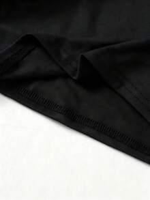 SHEIN 1套女款春夏新款時尚老錢風百搭不對稱肩背心上衣與短褲套裝，拼色收腰細肩帶上衣，不對稱西裝短褲，舒適面料，適合外出、通勤、優雅派對的最佳選擇 - 黑色 - 查看 5