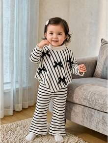 SHEIN Vintaside Kids 2件裝女嬰春/秋長袖套裝，經典黑白條紋3D蝴蝶結裝飾高領長袖上衣搭配喇叭長褲，時尚百搭極簡休閒舒適女嬰套裝，適合日常穿著與戶外活動 - 黑與白 - 查看 5