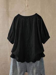 Rusticease 大尺碼女款刺繡設計圓領短袖休閒襯衫 - 黑色 - 查看 2