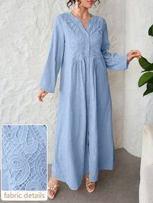Al Najma V領刺繡拼接紋理純色阿拉伯風洋裝 - 藍色 - 查看 2