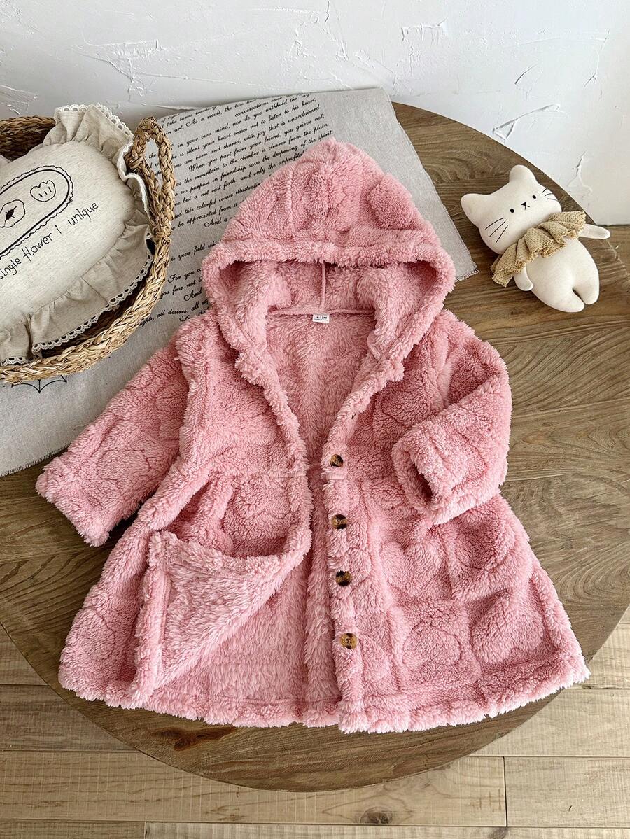 SHEIN 女童粉色連帽毛絨中長版外套,滿版壓紋愛心圖案,可愛冬季小女孩日常穿著外套 - 粉色 - 查看 1