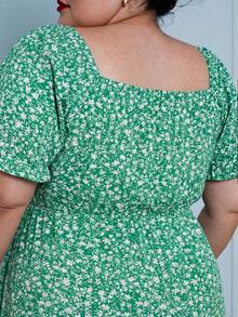Pretty and Ole Vestido holgado con estampado floral retro, mangas de mariposa y volantes en el bajo para tallas grandes - Verde - Ver 4