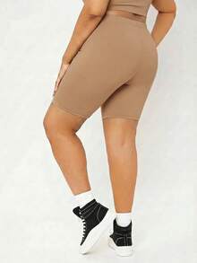 SHEIN BASICS 大尺碼高腰單車短褲女款夏季穿搭 - 駝色 - 查看 5