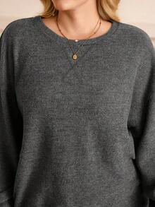 EMERY ROSE Sudadera de talla grande minimalista de unicolor con cuello redondo y manga larga, versátil para uso diario - Gris Oscuro - Ver 5