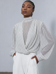 Aveloria Modichic Blusa Feminina de Chiffon com Gola Semi-Alta, Estampa de Poá em Contraste Preto & Branco, Tecido de Chiffon Transparente, Design de Abotoamento Sobreposto, Manga Bufante Solta, Uso Versátil, Blusa Transparente, Marrom Chocolate, Luxo Silencioso, Declaração - Branco - Visão 6