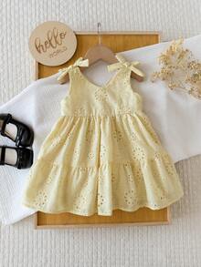 SHEIN Vestido sin mangas con lazo y bordado floral lindo para bebé niña de vacaciones - Mostaza Amarilla - Ver 3