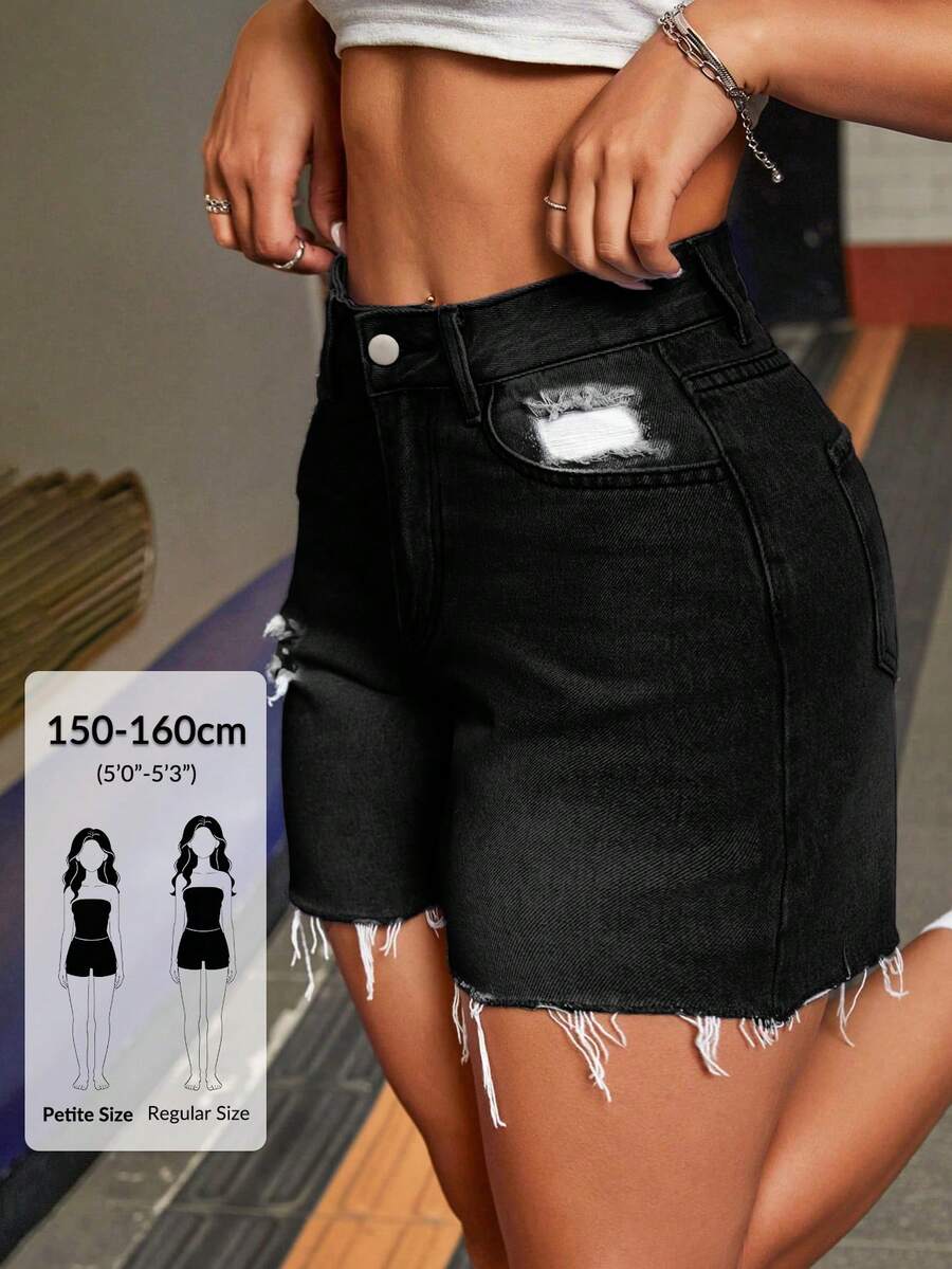 SHEIN PETITE 女款口袋設計磨損毛邊休閒百搭牛仔短褲,適合嬌小女性 - 黑色 - 查看 1