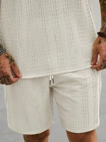 Manfinity CasualCool 男士純色圓領短袖T恤與抽繩腰短褲休閒日常套裝 - 白色 - 查看 4