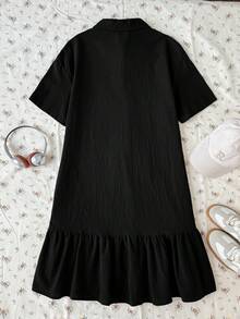 青少年女孩黑色 Polo 領刺繡圖案荷葉邊休閒洋裝，校服風格，適合學校、戶外活動、購物、日常穿著 KIDS - 黑色 - 查看 6