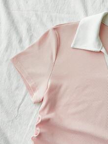 SHEIN 青少年女孩皇家藍與白色領口針織休閒拼色拼接修身收腰T恤上衣，附小標誌刺繡 - 粉色 - 查看 4