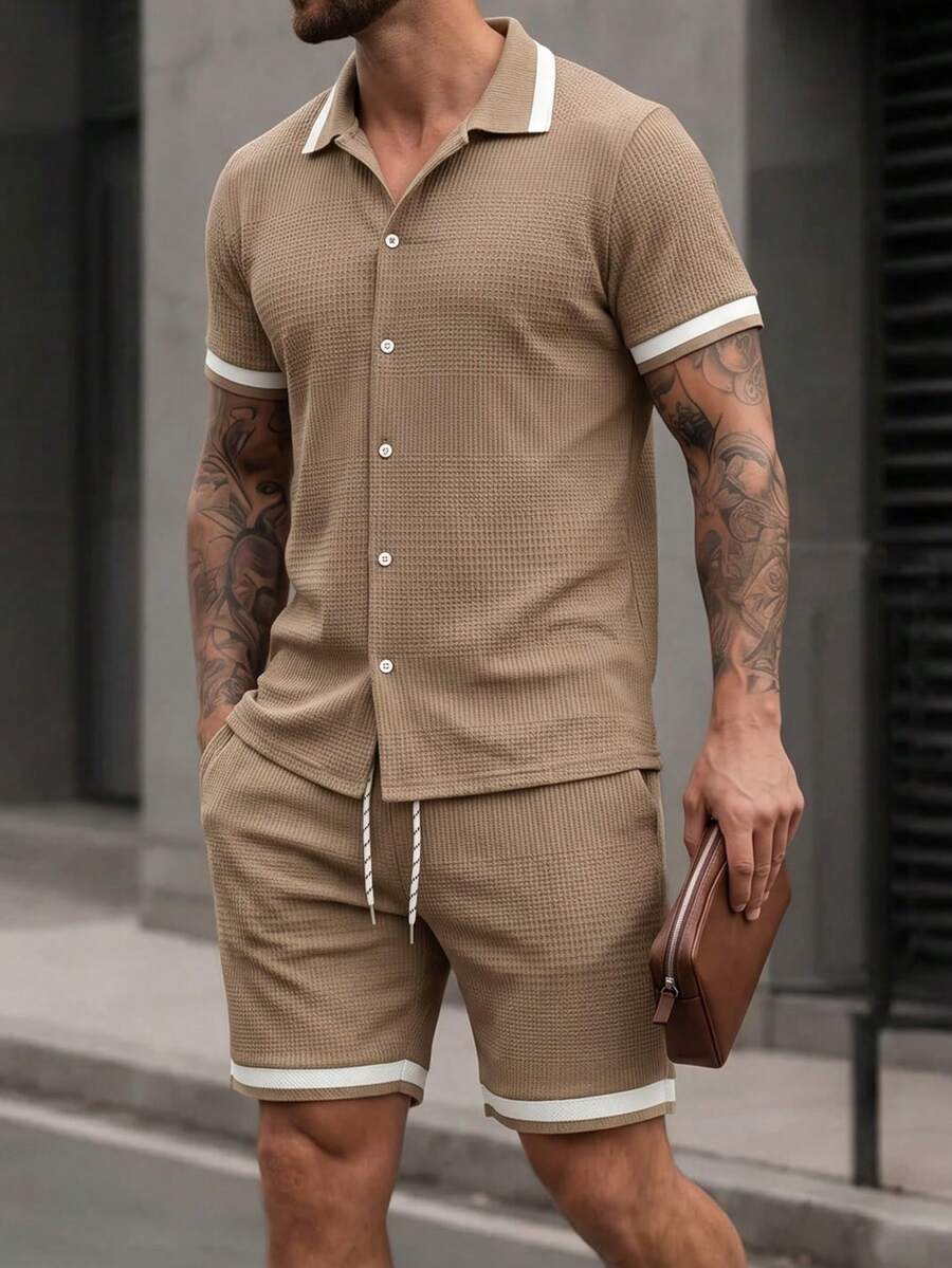 Manfinity CasualCool 男士拼色單排扣短袖襯衫與抽繩腰短褲休閒日常穿搭 - 駝色 - 查看 1