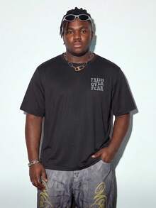 Modcrash Plus Size Men Slogan "Conquer Fear" Print Street Style Round Neck Short Sleeve T-Shirt - Black - View 1