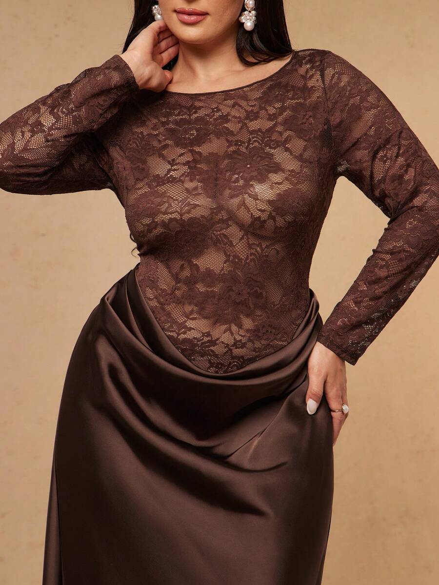 SHEIN BAE CURVE فستان نسائي مقاس كبير من قماش ذهبي مزخرف بتصميم مفرغ، فستان أنيق بدون حمالات، فستان كوكتيل لموسم التخرج - الذهبي - مشاهدة 1