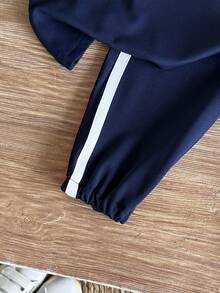 SHEIN 女嬰圓領卡通圖案短袖T恤與長褲休閒日常套裝 - 藏蓝色 - 查看 8