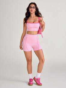 SHEIN Sovereign Charm Conjunto deportivo de mujer con top de tirantes corto de bloques de color y shorts - Multicolor - Ver 6