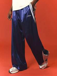 SUMWON Celana Track Satin Kaki Lebar dengan Detail Logo Tulisan Garis Samping, Potongan Longgar - Navy Blue - View 4