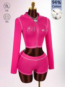 Amplova Conjunto de 2 piezas para mujer con top corto con capucha y cremallera delantera con letras de strass & mini shorts - Rosa Fucsia - Ver 8