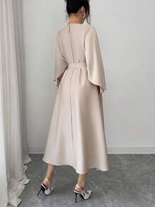SHEIN Raffinéa 女士优雅收腰连衣裙，蝙蝠袖设计，卡其色，适合通勤、外出和约会，春夏款 - 卡其色 - 查看 2