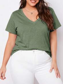 SHEIN BASICS 大尺碼女款純色V領休閒百搭日常短袖上衣 - 綠色 - 查看 1
