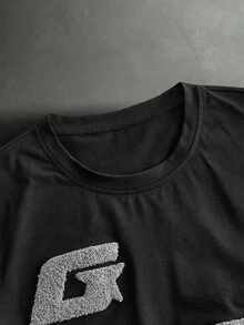 Manfinity RebelGame 男士字母毛巾刺繡圓領短袖休閒T恤 - 黑色 - 查看 5