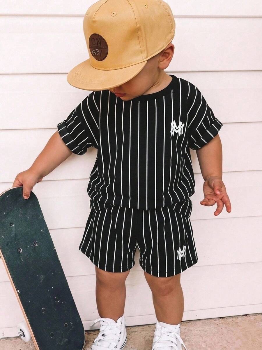 SHEIN 2件組男嬰幼童休閒學院風運動條紋圓領T恤短褲套裝,適合通勤、上學、日常休閒、外出、運動,春夏季適用 - 彩色 - 查看 1