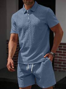 Manfinity CasualCool 男士幾何紋理短袖 Polo 衫與短褲休閒套裝 - 藍色 - 查看 1