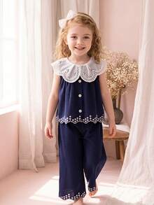 SHEIN Playful Pals 鄉村風彼得潘領幼兒女童套裝，嬰兒時尚刺繡下擺無袖上衣與長褲 2 件套 - 藍色 - 查看 3