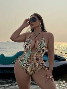 SHEIN Swim 2026新款大尺碼女款海灘度假豹紋隨機圖案鏤空掛脖繫帶腹部金屬裝飾側抽繩性感時尚一件式泳衣 - 彩色 - 查看 3