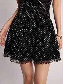 Rina Fox Robe mini camisole noire à pois SXY, robe moulante de sortie Y2K coquette avec nœud devant, bordure en dentelle et ourlet volant, robe mini camisole à pois avec nœud devant, bordure en dentelle et ourlet volant, coupe slim, robe mini camisole à pois style français doux, robe mini évasée avec nœud devant et bordure en dentelle, robe moulante rétro à pois avec nœud devant, bordure en dentelle et ourlet volant, bretelles spaghetti, robe chic à pois avec ourlet volant, robe mini camisole à bretelles spaghetti avec nœud devant et bordure en dentelle - Noir - Voir 8