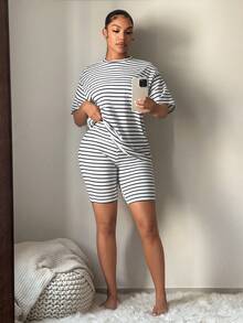 SHEIN SXY 女款極簡條紋拼色圓領上衣與短褲套裝 - 彩色 - 查看 3