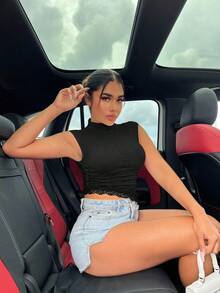 SHEIN SXY 夏季性感素色小高領上衣 - 黑色 - 查看 4