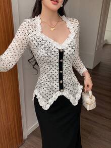 Modelyn 優雅時尚波點黑白對比方領蕾絲拼接鈕扣收腰緊身中長洋裝女款 - 黑與白 - 查看 7