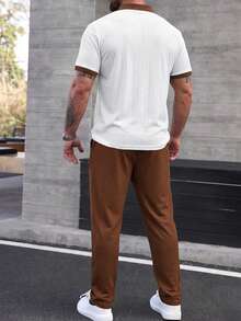 Manfinity CasualCool 男士拼色短袖 Polo 衫與長褲休閒日常套裝 - 白色 - 查看 2